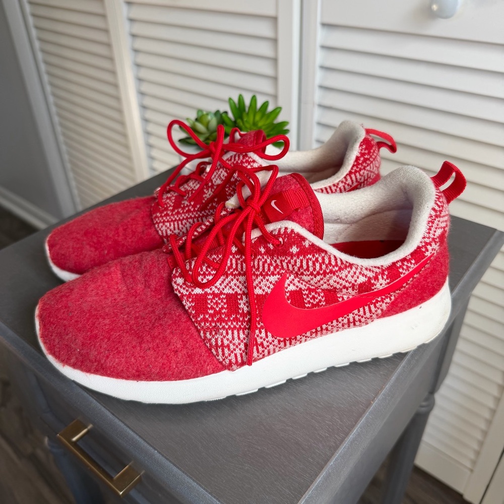 Nike Roshe Run Holiday Fair Isle Knit Sneaker Shoes